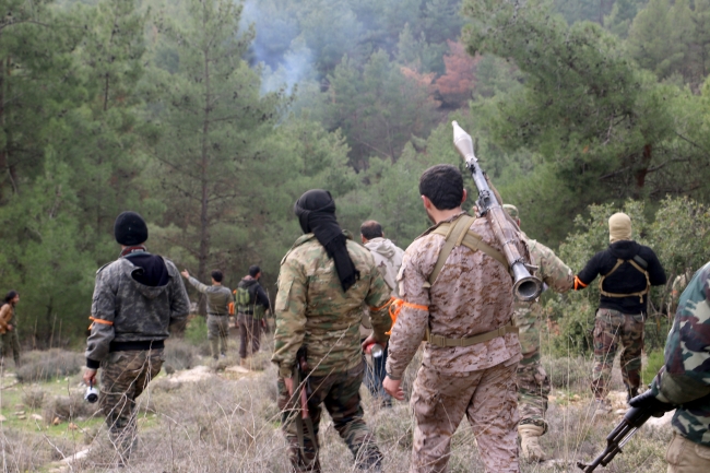 Afrin'e ilerlemeye çalışan terörist gruplar topçu ateşi üzerine geri çekildi